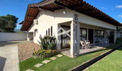 Casa com 4 quartos à venda no Coloninha, Gaspar , 582 m2 por R$ 1.400.000