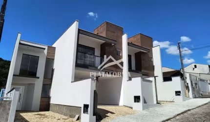 Casa com 3 quartos à venda em Água Verde, Blumenau  por R$ 895.000