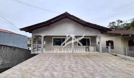 Casa comercial com 2 salas à venda no Garcia, Blumenau , 300 m2 por R$ 850.000