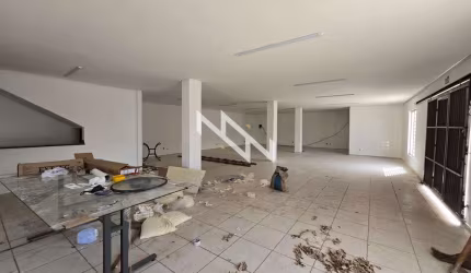 Térreo de Galpão Comercial com 180m² - Avenida Cascavel
