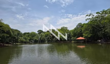 Lote de Esquina em Condomínio