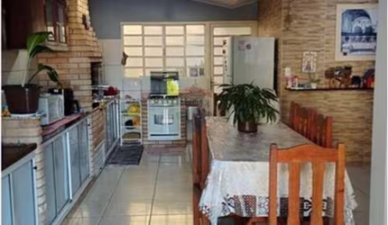 Casa de Vila Charmosa em Araçoiaba da Serra