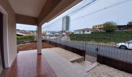 Casa comercial para alugar na Rua Machado de Assis, 626, Uvaranas, Ponta Grossa, 230 m2 por R$ 3.000