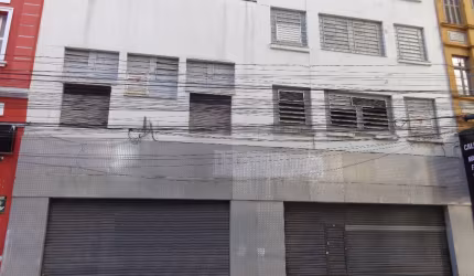 Prédio e loja comercial com 3 pisos,  2.070m2prvs., por R$ 10.000.000,00, no Centro Histórico, em Porto Alegre/RS