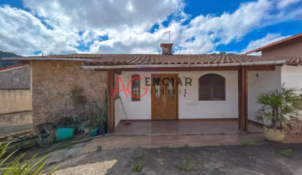 Casa com terreno AMPLO para Venda com 3 quartos em Araras - Teresópolis - RJ
