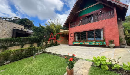 Casa à venda no bairro Ermitage - Teresópolis/RJ