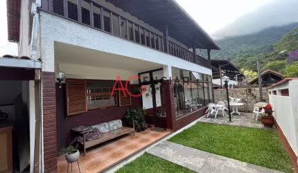 Casa à venda no bairro Carlos Guinle - Teresópolis/RJ