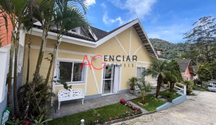 Casa à venda no bairro Granja Guarani - Teresópolis/RJ