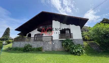 Casa à venda no bairro Iucas - Teresópolis/RJ