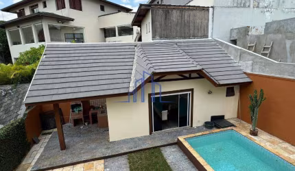 Casa com 4 quartos sendo 4 suítes  e 360 m2 - Locação ou Venda - Alphaville