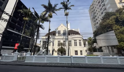 Casa comercial com 15 salas para alugar no Centro, Blumenau , 755 m2 por R$ 32.000