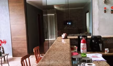 Casa à Venda em Jardim Ipe Pinheiro - 3 Dormitórios, 140m²