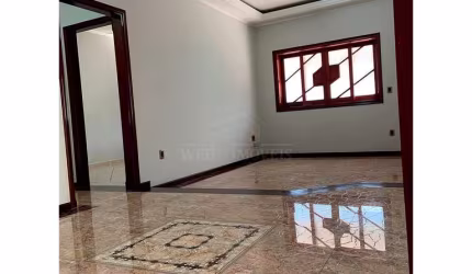 Casa à Venda em Mogi Guaçu: 3 Dormitórios e 1 Suíte
