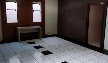 Casa à Venda em Mogi Guaçu: 3 Dormitórios, 332m² por R$800k