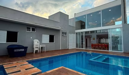 Casa à Venda espetacular no Parque Real,  em Mogi Guaçu - 3 Dormitórios, 287m²