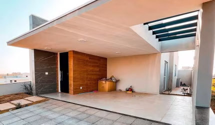 Casa em Mogi Mirim: 3 Dormitórios, 1 Suíte por R$850 mil