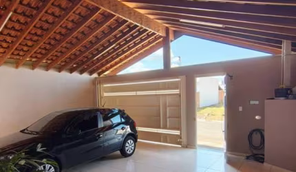 Casa à Venda em Jardim Araucária - 2 Dorms, 130m² por R$265 mil