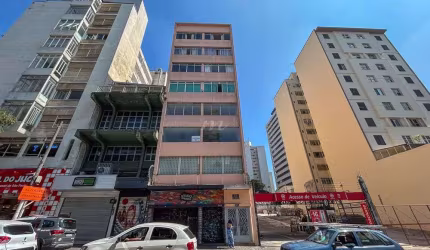 Apartamento à venda na Rua Augusta – 2 suítes, localização privilegiada!