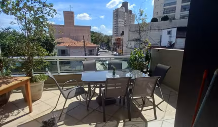 Lindo sobrado no bairro Santa Paula, SCS -184 m² com 3 suítes, 5 banheiros, 2 vagas, churrasqueira