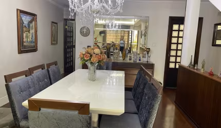 Maravilhoso sobrado no bairro Santa Maria - SCS - 287 m², 4 dormitórios, 2 vagas, churrasqueira