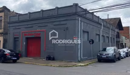 Barracão / Galpão / Depósito à venda na Rua Lindolfo Collor, 61, Centro, São Leopoldo por R$ 700.000