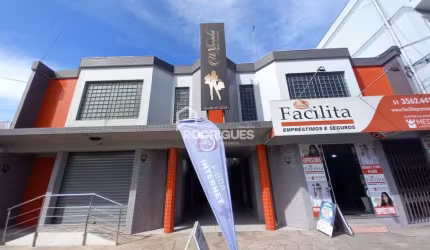 Sala comercial para alugar na Avenida Brasilia, 618, Centro, Portão por R$ 1.115
