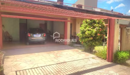 Casa com 3 quartos à venda na Rua Regina Mundi, 131, Cristo Rei, São Leopoldo por R$ 750.000
