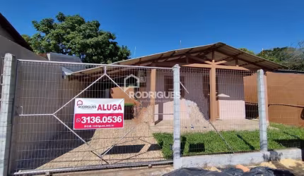Casa com 2 quartos para alugar na Estácio da Sá, 95, Pinheiro, São Leopoldo por R$ 2.000