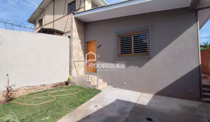 Casa com 3 quartos para alugar na Avenida Padre Santini, 355, Jardim América, São Leopoldo por R$ 3.000
