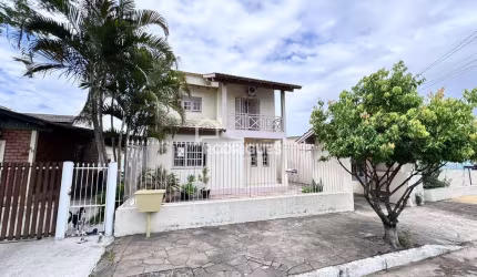 Casa com 3 quartos à venda na Rua Leblon, 61, Feitoria, São Leopoldo por R$ 640.000