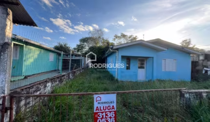 Casa com 2 quartos para alugar na Professor Dorival Jk da Cruz, 124, Rincão do Cascalho, Portão por R$ 780