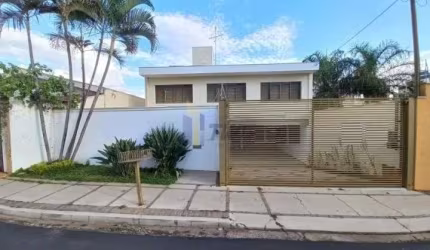 Casa com 4 quartos para alugar no Parque Santa Mônica, São Carlos , 267 m2 por R$ 5.374