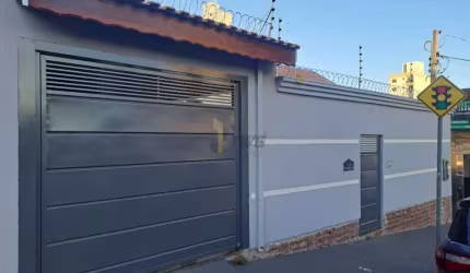 Casa com 3 quartos para alugar no Centro, São Carlos  por R$ 3.745