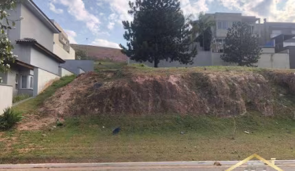 Terreno 420m² em Condomínio à Venda no Residencial Villa Solaia.