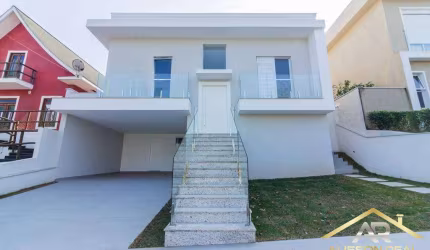 Excelente Casa no Condomínio Valville I - Santana de Parnaíba-SP.
