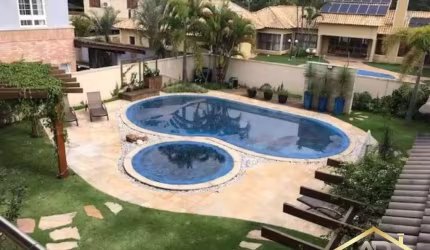 Linda Casa em condomínio, 614m², 4 Dorms. na Aldeia da Serra - SP.