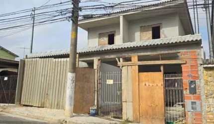 Sobrados Novos sendo, 3 Suítes e 4 Vagas, no Umuarama em Osasco-SP.