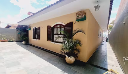 Casa Térrea na City Bussocaba sendo 3 Quartos - 5 Vagas - Churrasqueira.