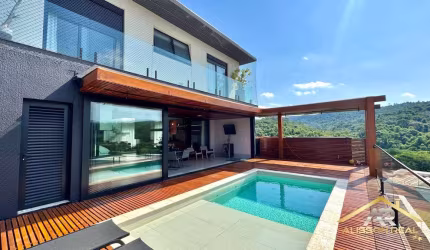 Luxo e conforto! Casa mobiliada com 4 Suítes - 574,96m² no Itahyê.