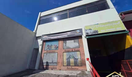 Excelente Salão Comercial sendo 180m² com 2 Vagas no Veloso em Osasco.