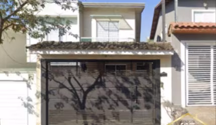 Sobrado à Venda com armários planejados e uma bela área gourmet, 130m².