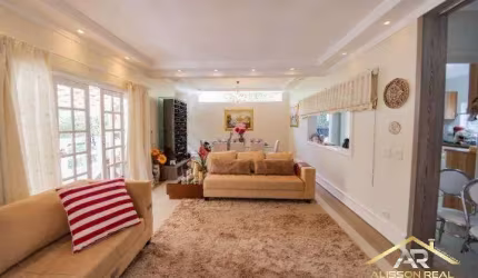 Excelente Casa em Condomínio, 3 Dorms, 1 St, 300m² - Carapicuíba - SP.