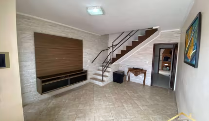 Linda Casa em Condomínio Alto de Quitaúna 02 suítes - Osasco