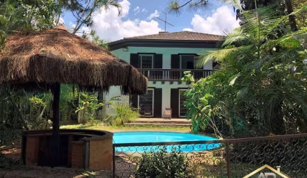 Casa Rústica, 2.400m² de terreno, 2 piscinas, 3 Sts - Carapicuíba - SP.