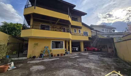 Lindo Sobrado 3 Suítes, 6 Vagas , 430m² de Terreno City Bussocaba/Osasco.