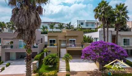 Belíssima Casa com 5 Suítes, 7 Wc, e Mobiliada com 424m² - Alphaville - SP.