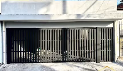 Casa Jd. das Flôres 02 dormitórios (1 suite) com edícula de 04 cômodos