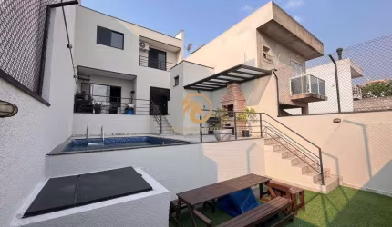 Casa em Loteamento Panejado com 3 suítes Nova Atibaia