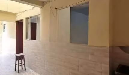 Casa com 1 quarto para alugar na Doutor Oscar Bernardes, 28, Vila Palmares, Santo André, 60 m2 por R$ 1.355