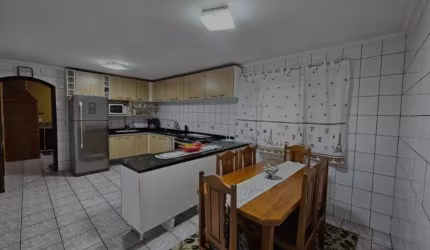 Casa com 3 quartos para alugar na Francisco Inhesta Spinosa, 148, Jardim Olinda, Mauá, 260 m2 por R$ 2.500